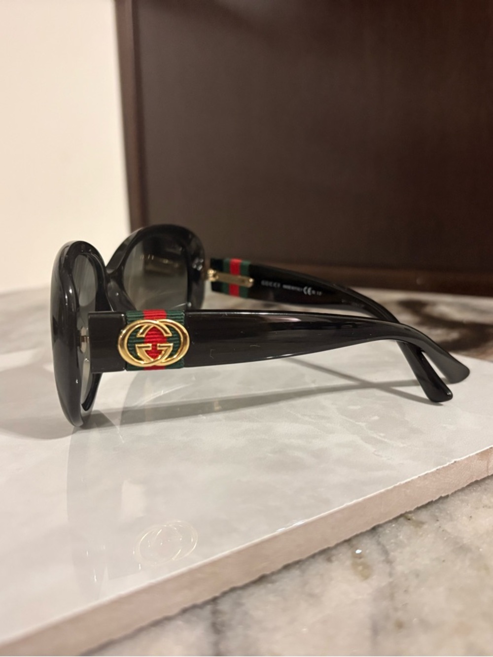 Gucci Black Women's Oversized Sunglasses with Brown Monogram Case - Picture 6 of 10